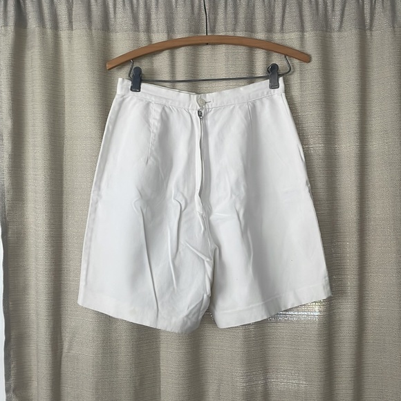 AS-IS White Cotton High Waisted Back Zip Shorts Pin Up Style - 1940/50s Style - Picture 4 of 16